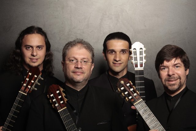 30 anos dos quartetos Quaternaglia e Maogani